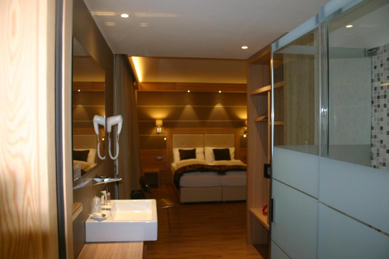 Hotel Bondi Livigno Exterior photo