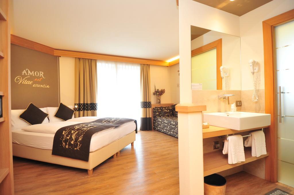 Hotel Bondi Livigno Exterior photo