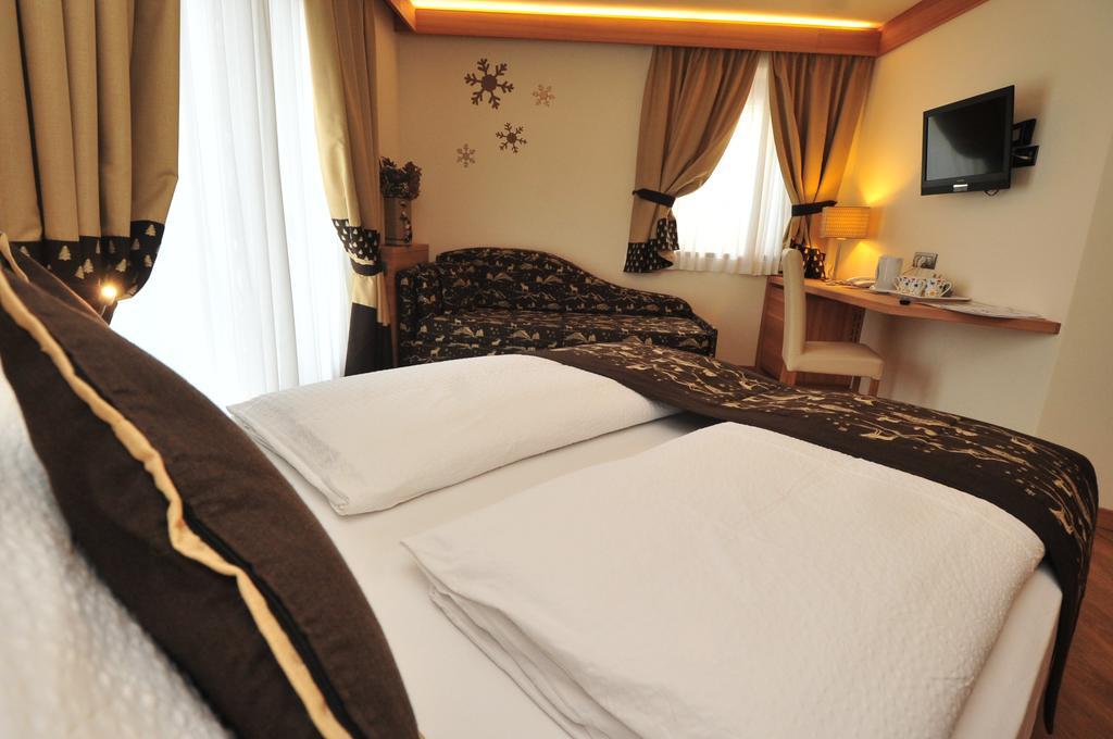 Hotel Bondi Livigno Exterior photo
